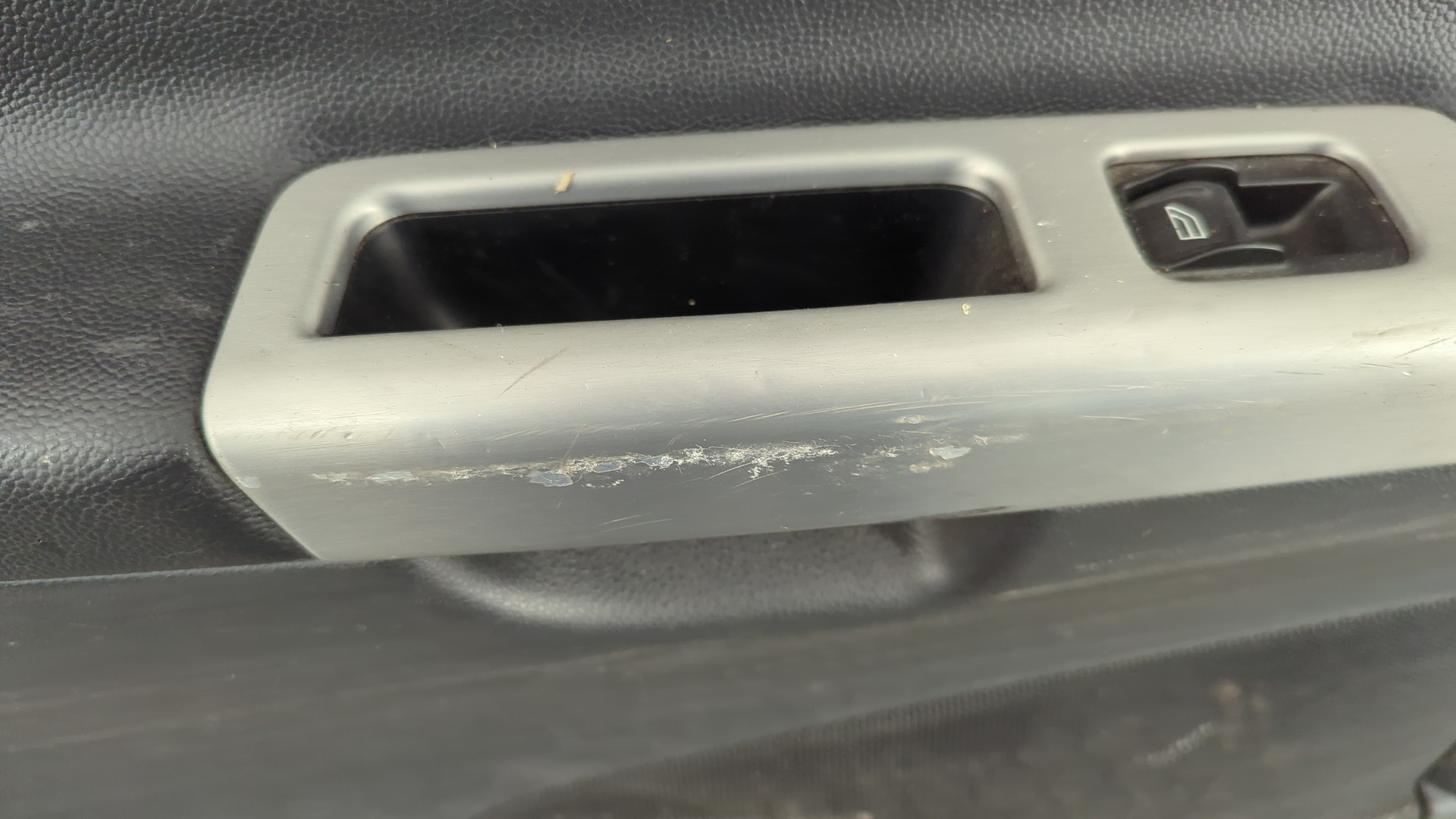 Дверь задняя левая