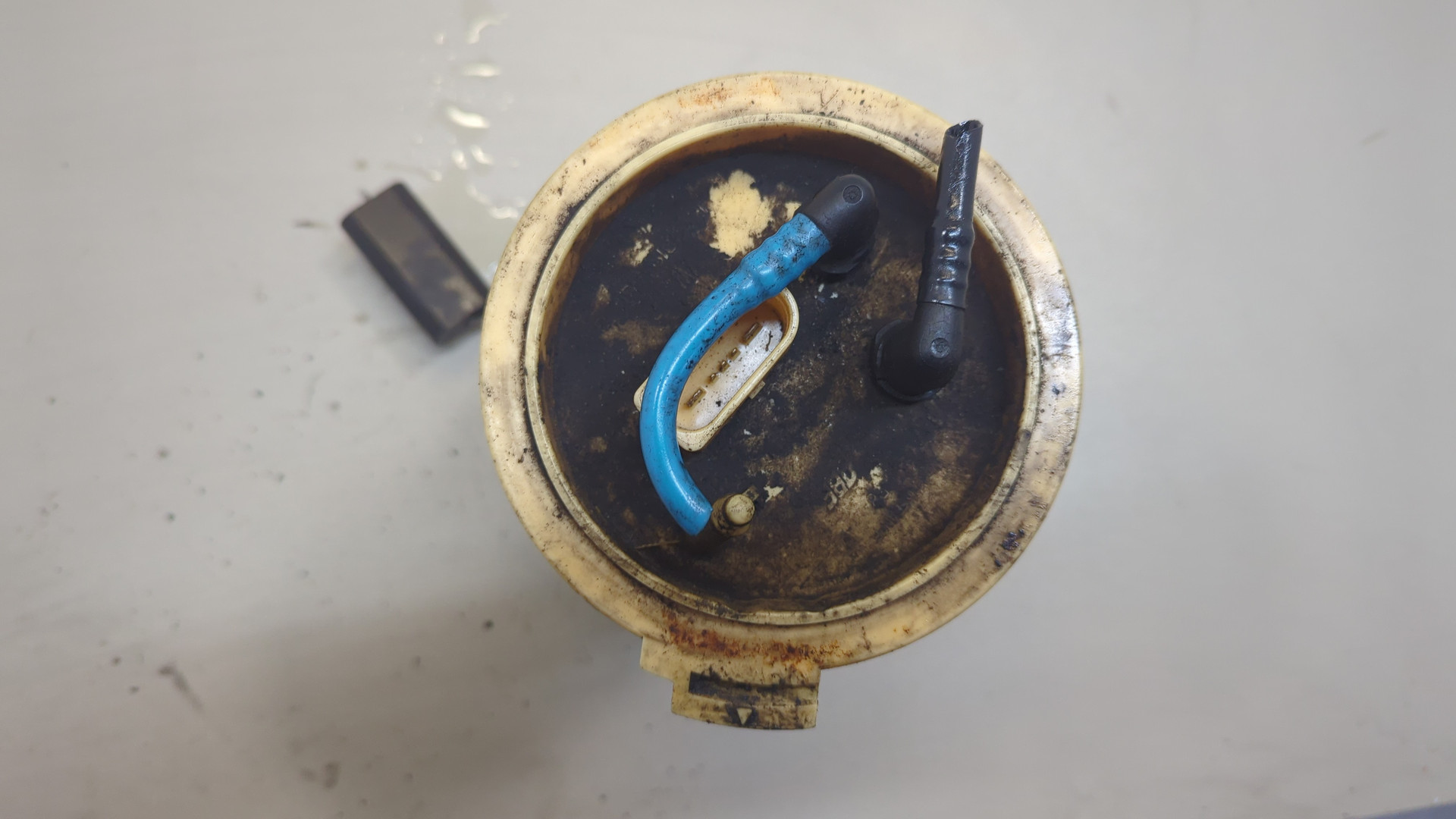 Насос топливный электрический