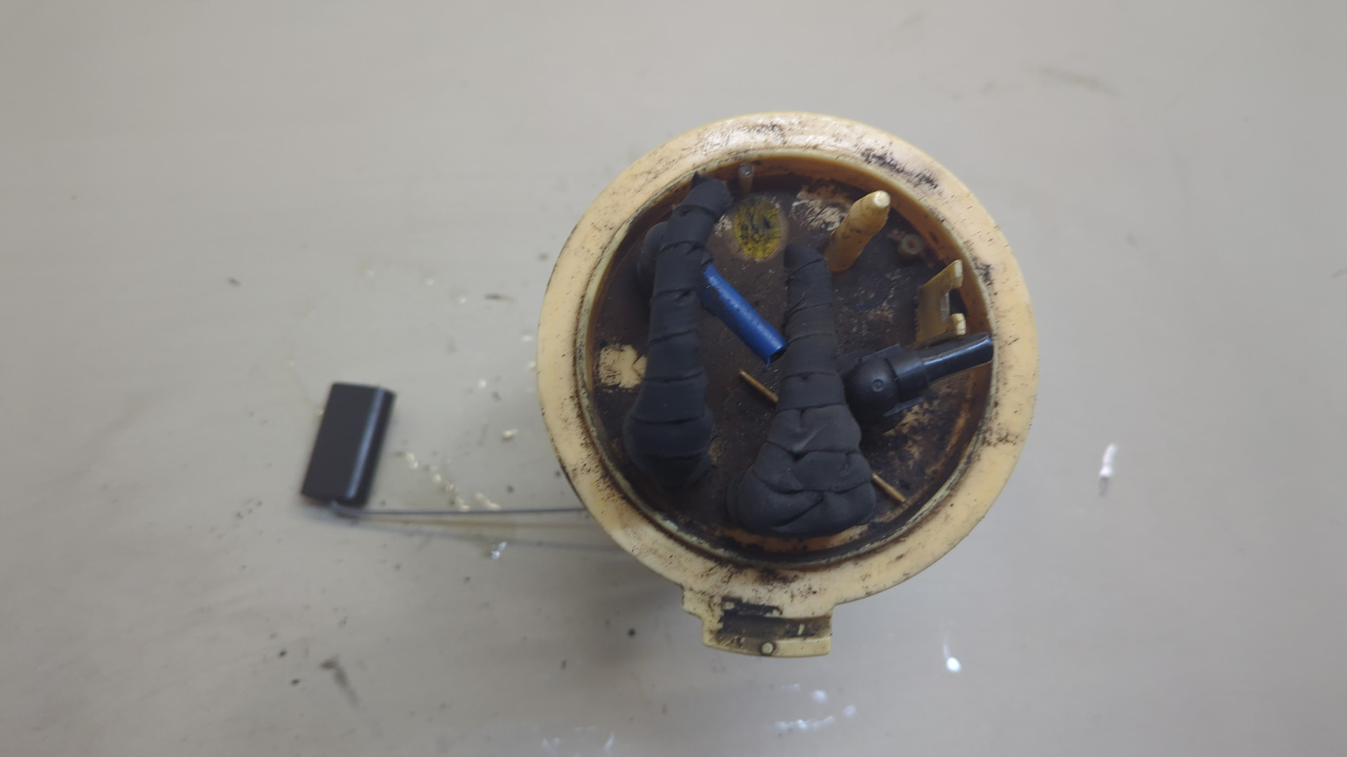 Насос топливный электрический