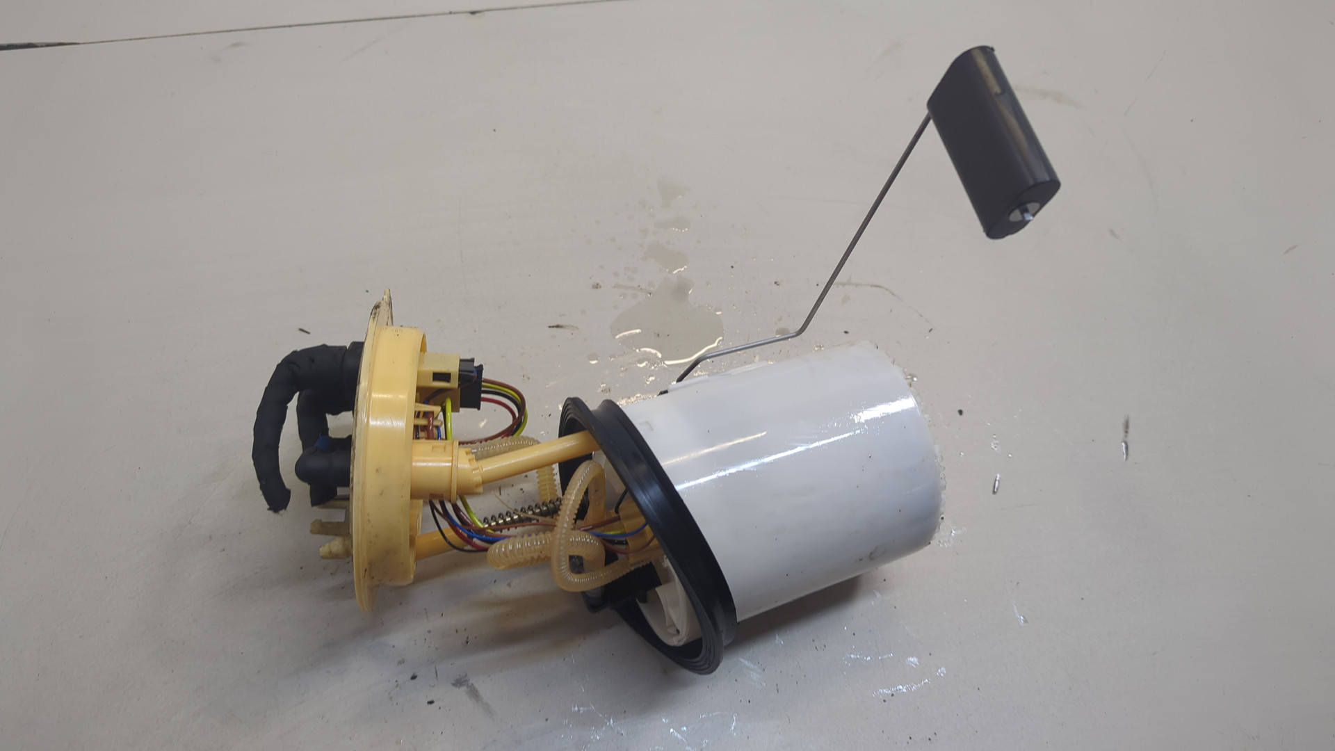 Насос топливный электрический