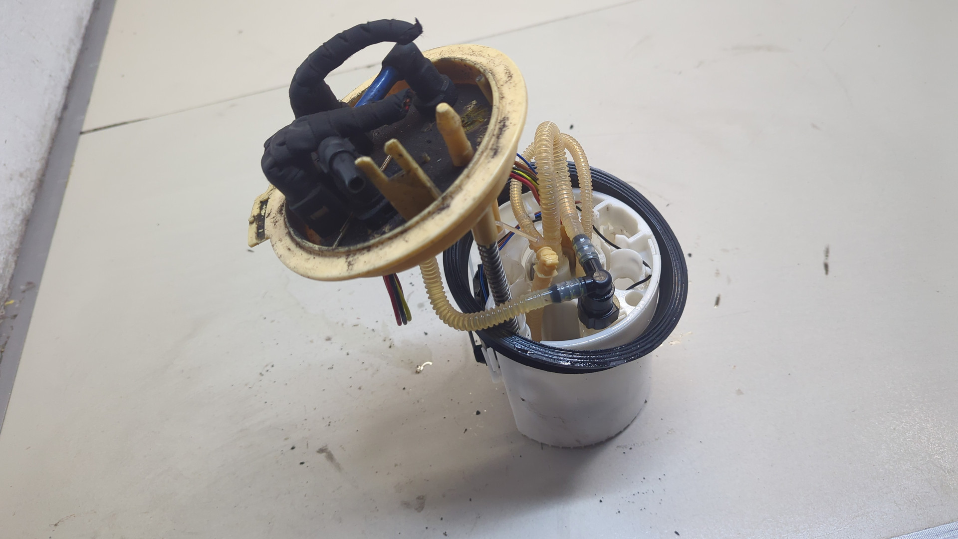 Насос топливный электрический