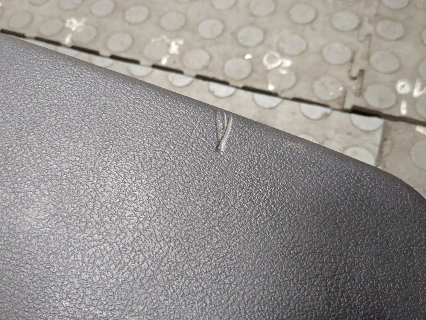 Обшивка двери багажника