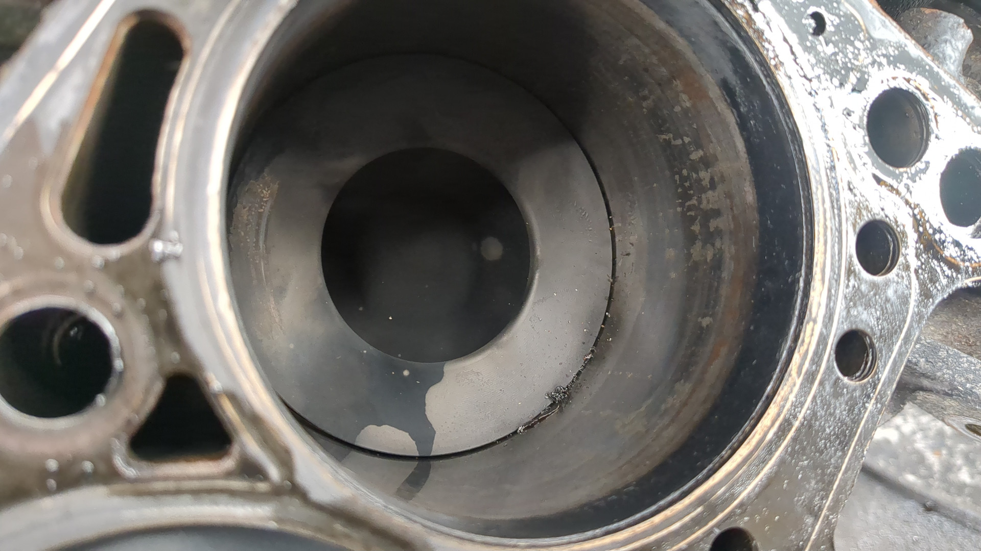 Блок двигателя