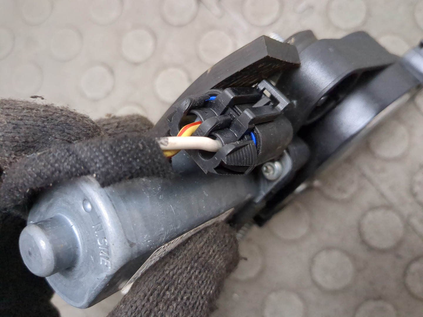 Стеклоподъемник электр. передний левый