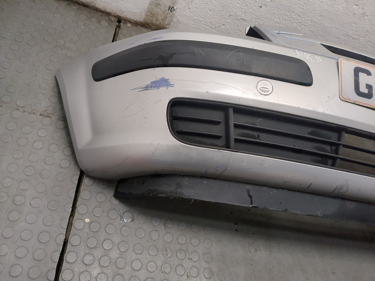 Бампер передний