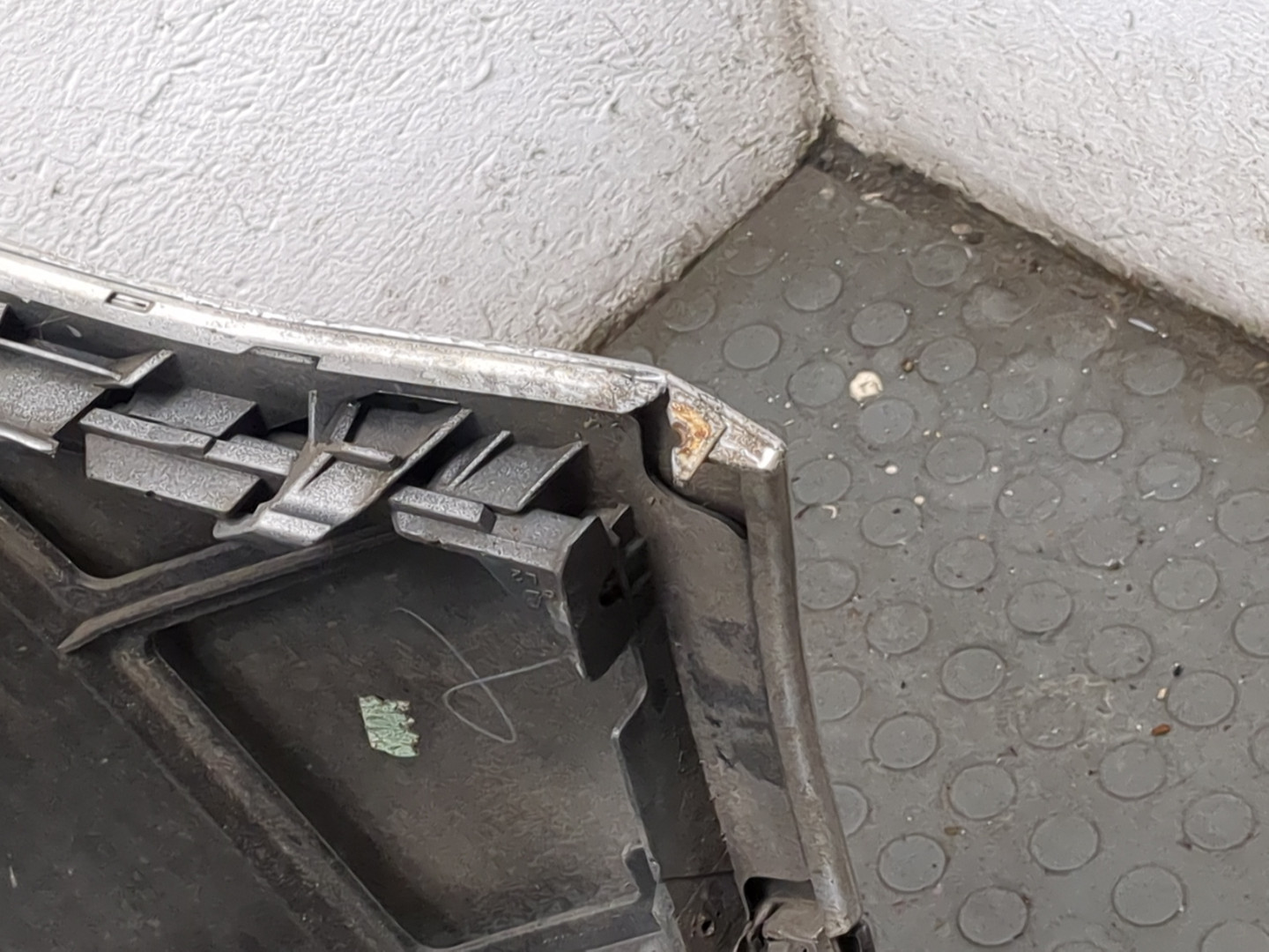 Бампер задний