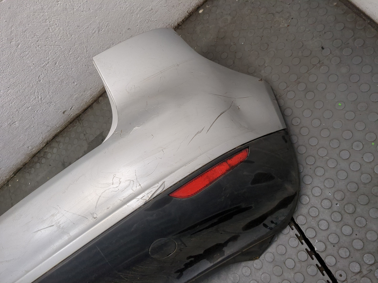 Бампер задний