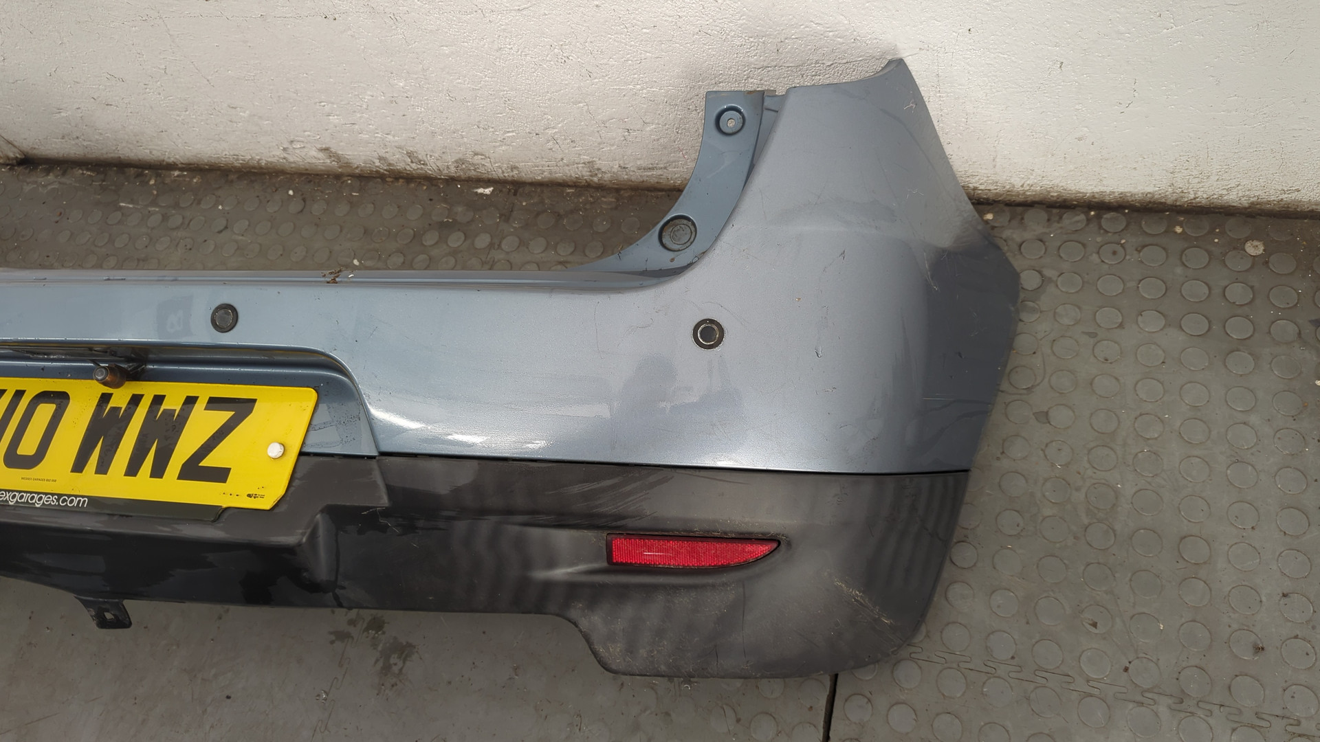 Бампер задний