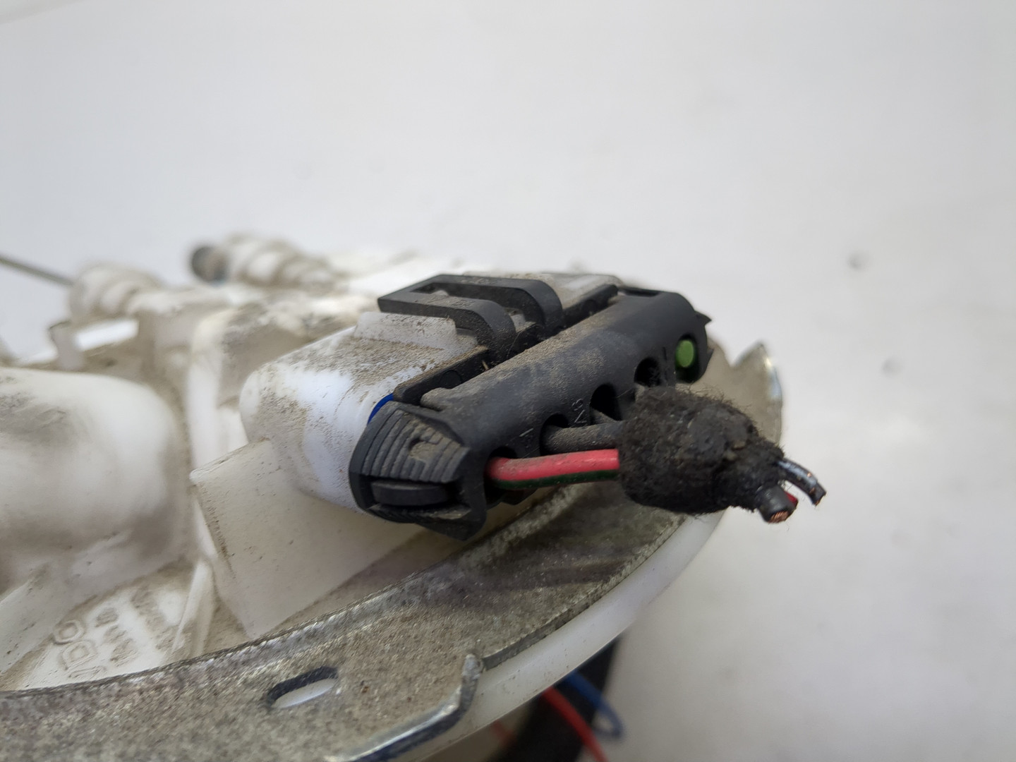 Насос топливный электрический