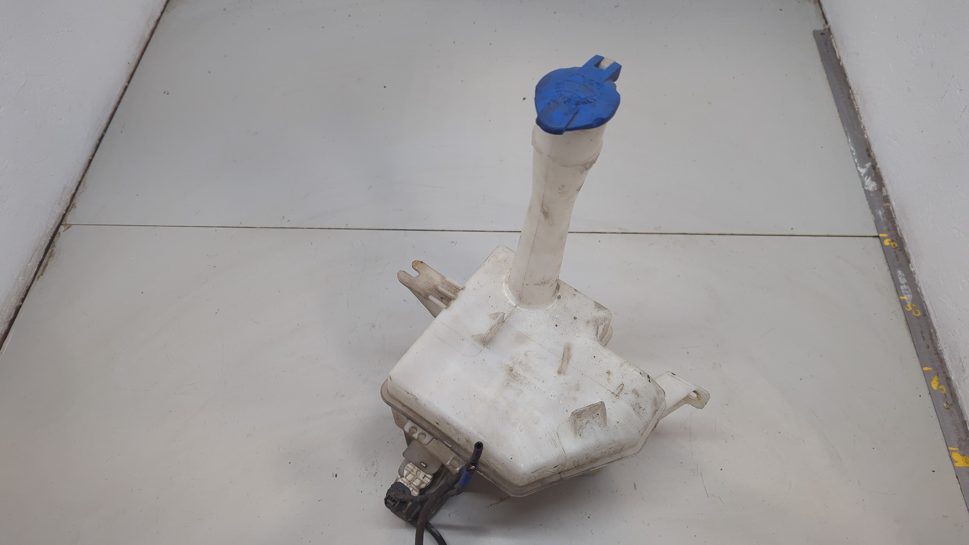 Бачок омывателя лобового стекла