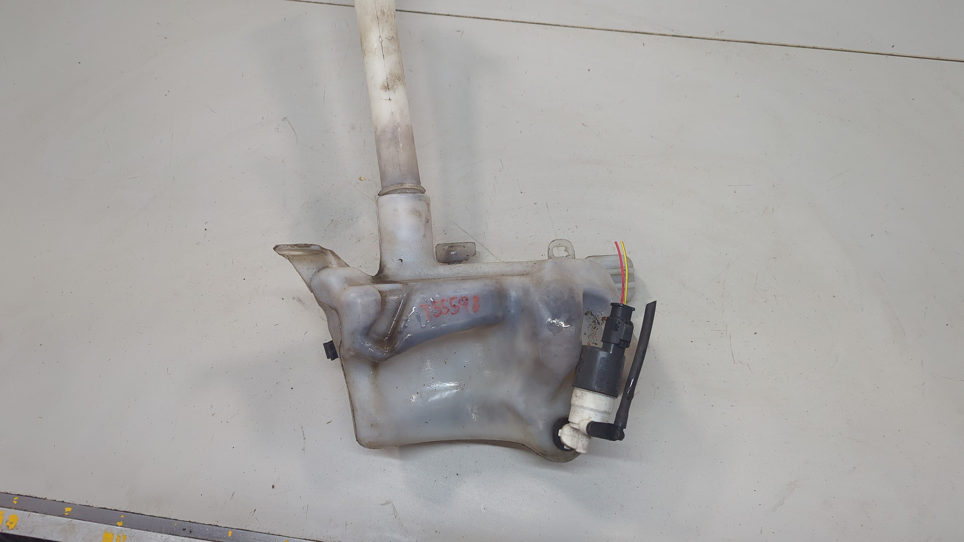 Бачок омывателя лобового стекла