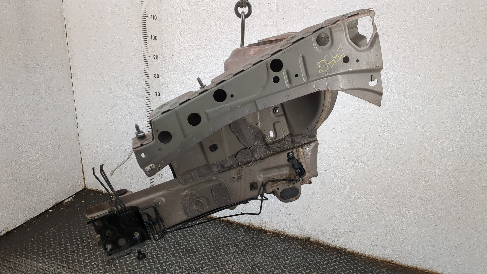 Лонжерон передний левый