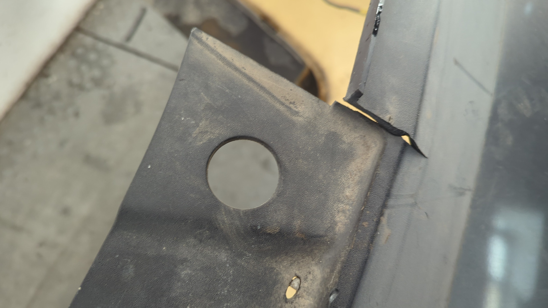 Бампер задний