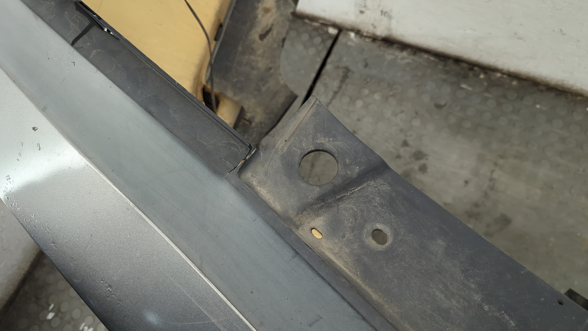 Бампер задний