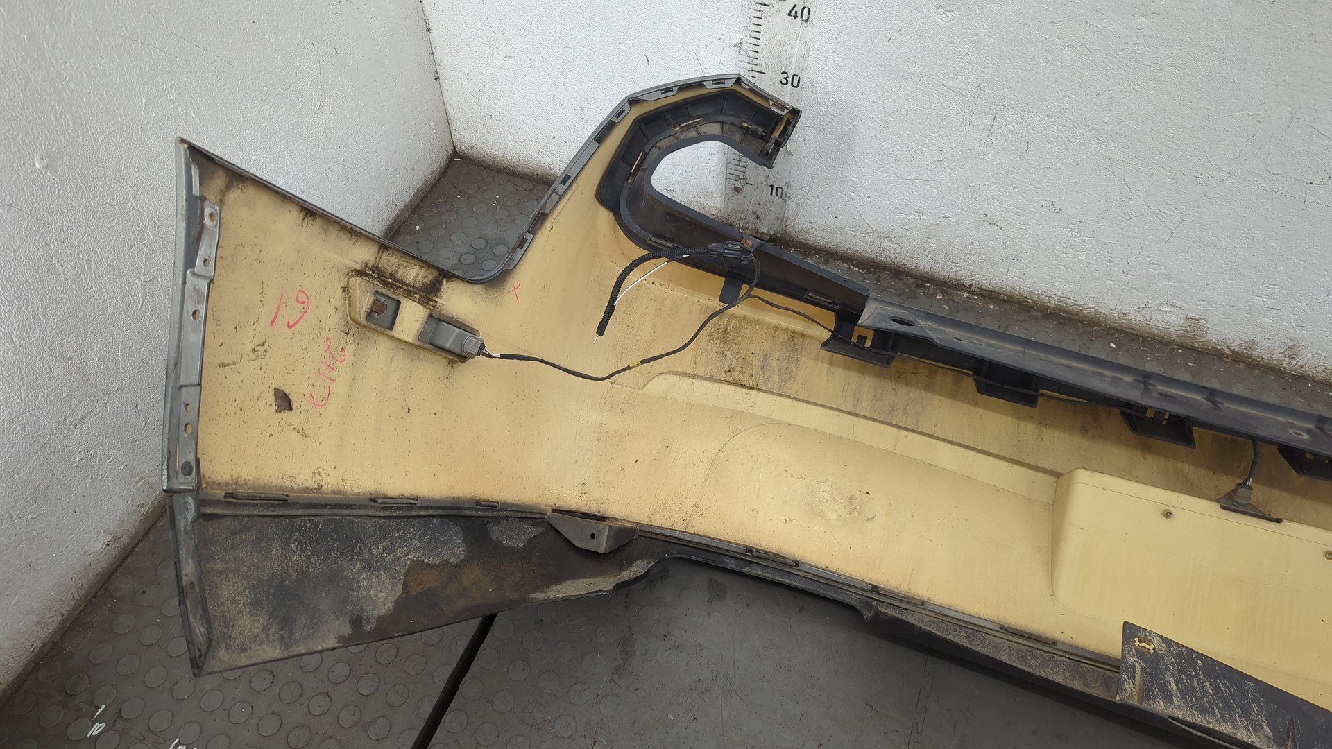 Бампер задний