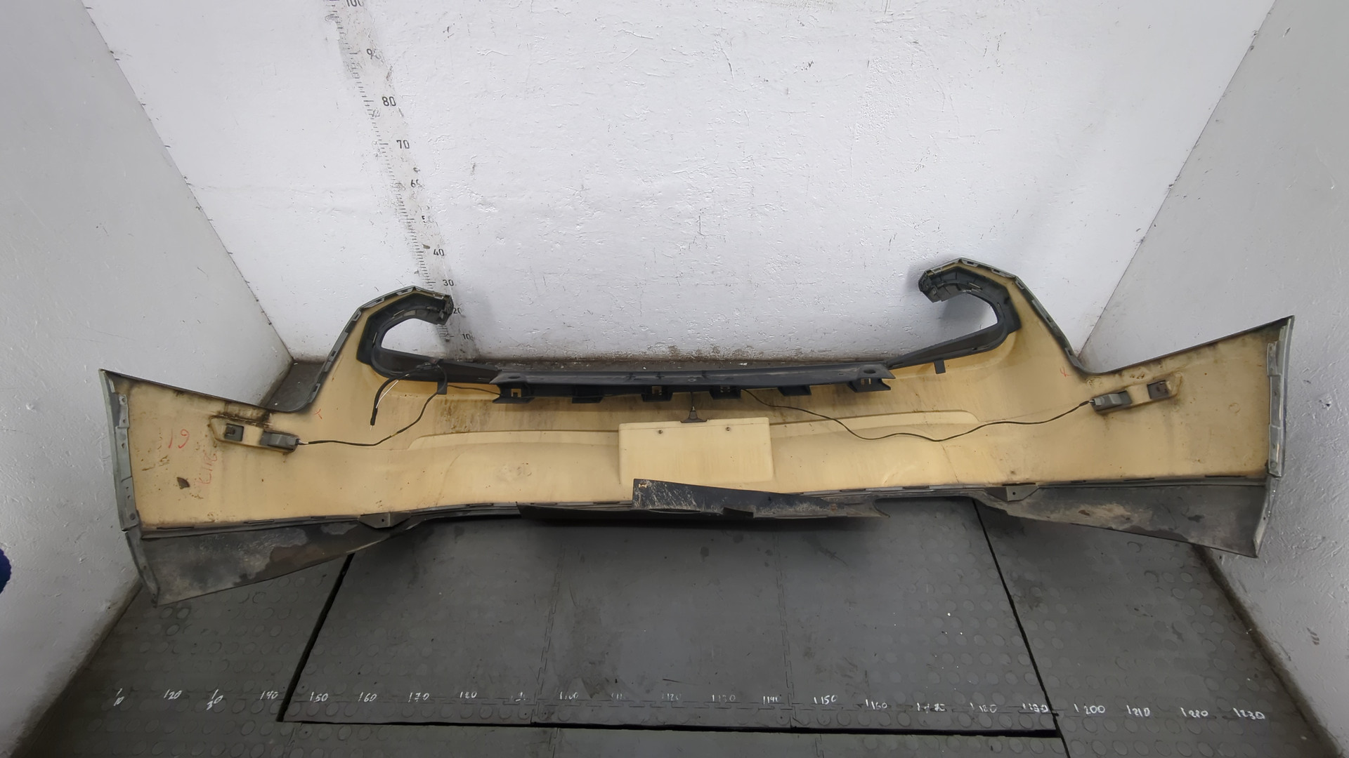 Бампер задний