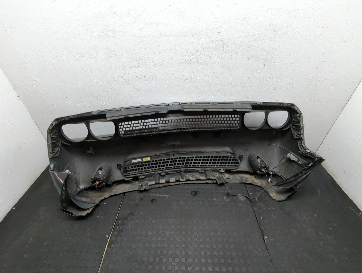 Бампер передний