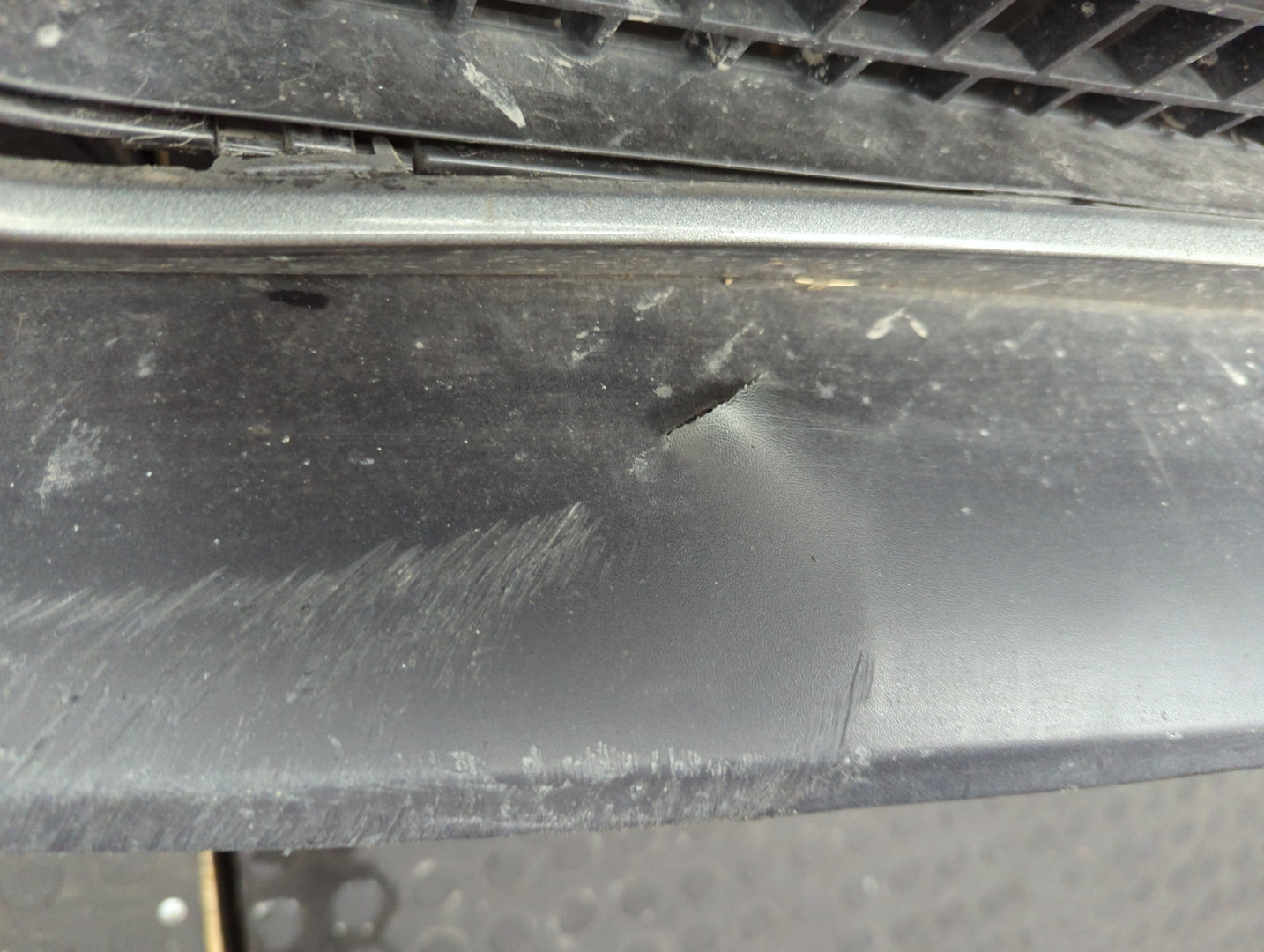 Бампер передний