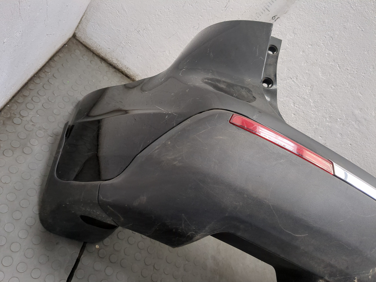 Бампер задний