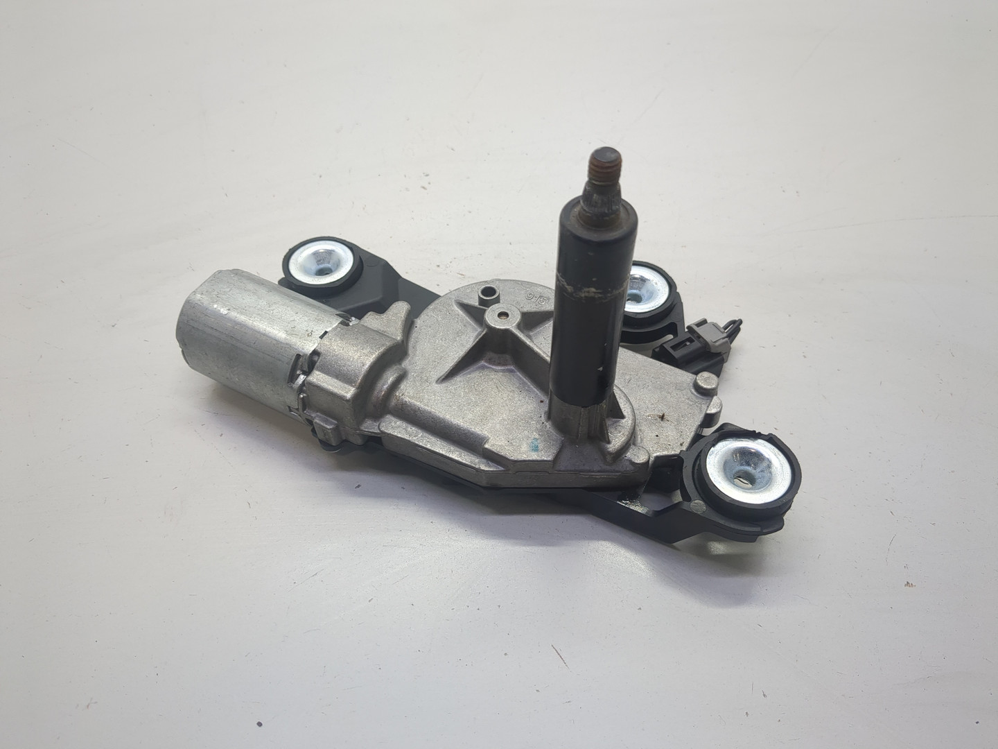 Моторчик стеклоочистителя задний