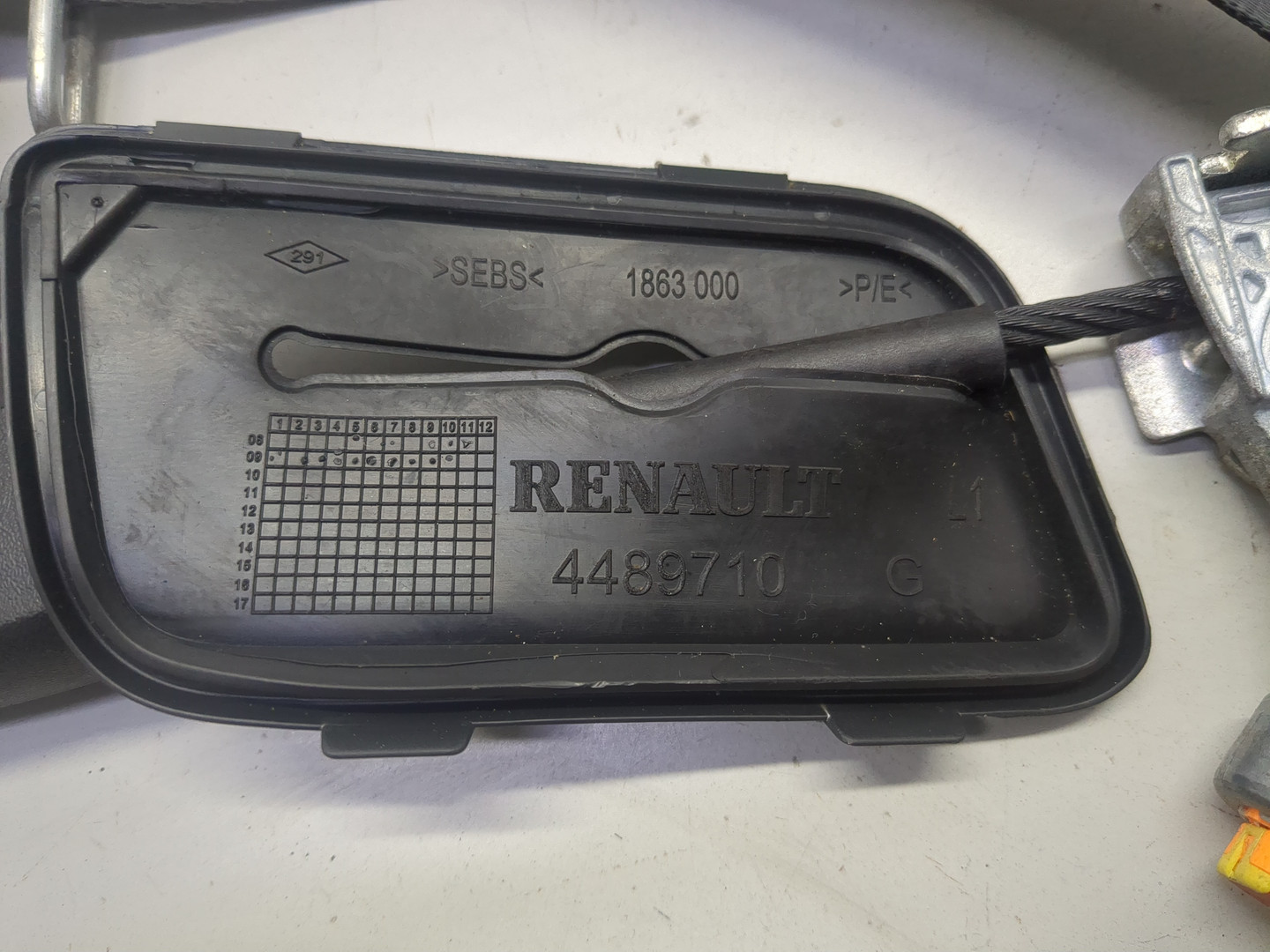 Ремень безопасности