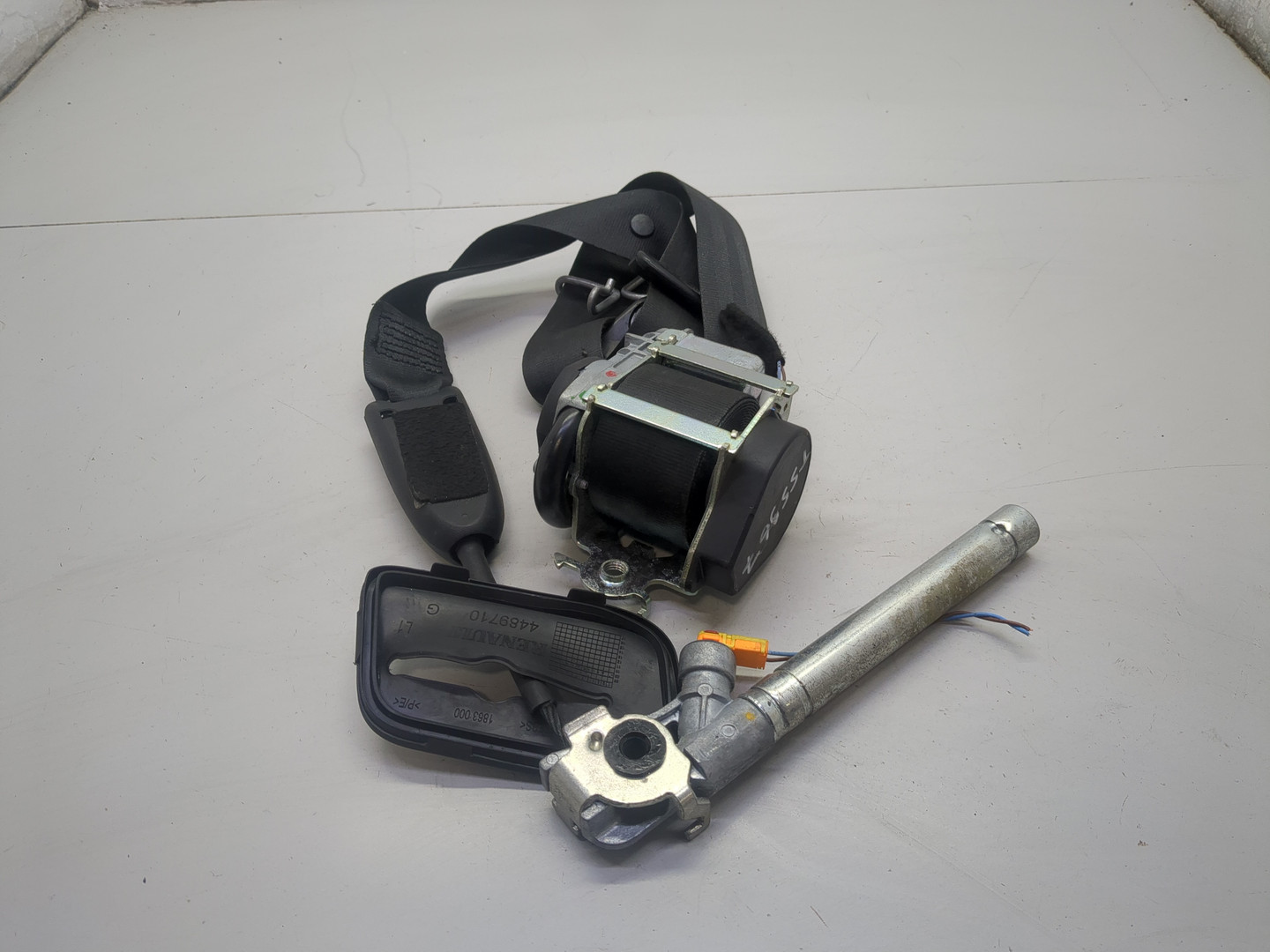 Ремень безопасности