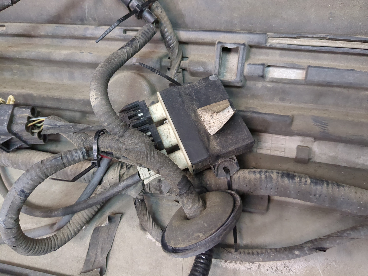 Бампер задний