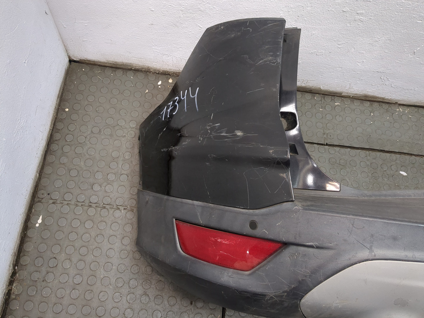 Бампер задний