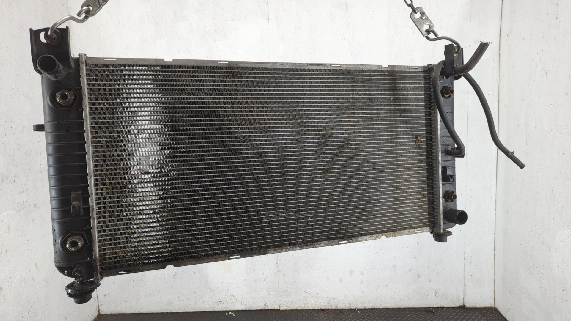Радиатор охлаждения двигателя основной