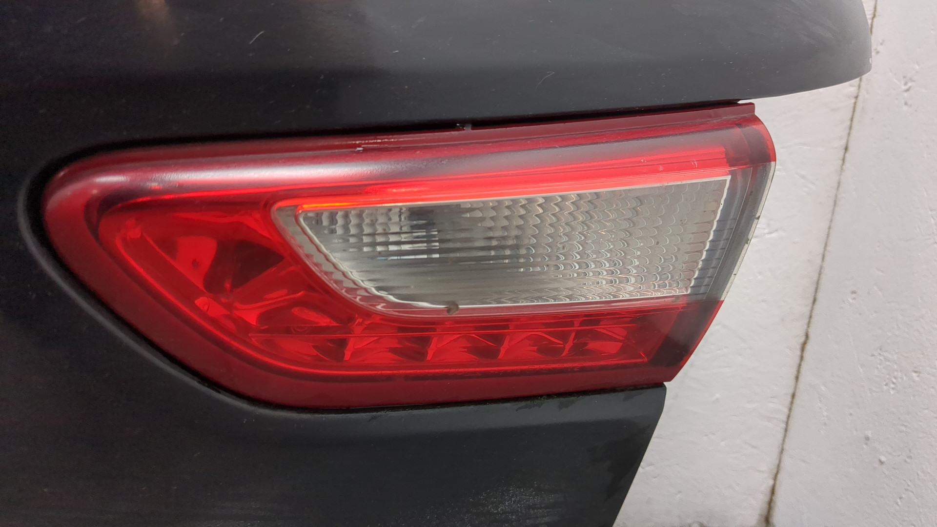 Дверь багажника