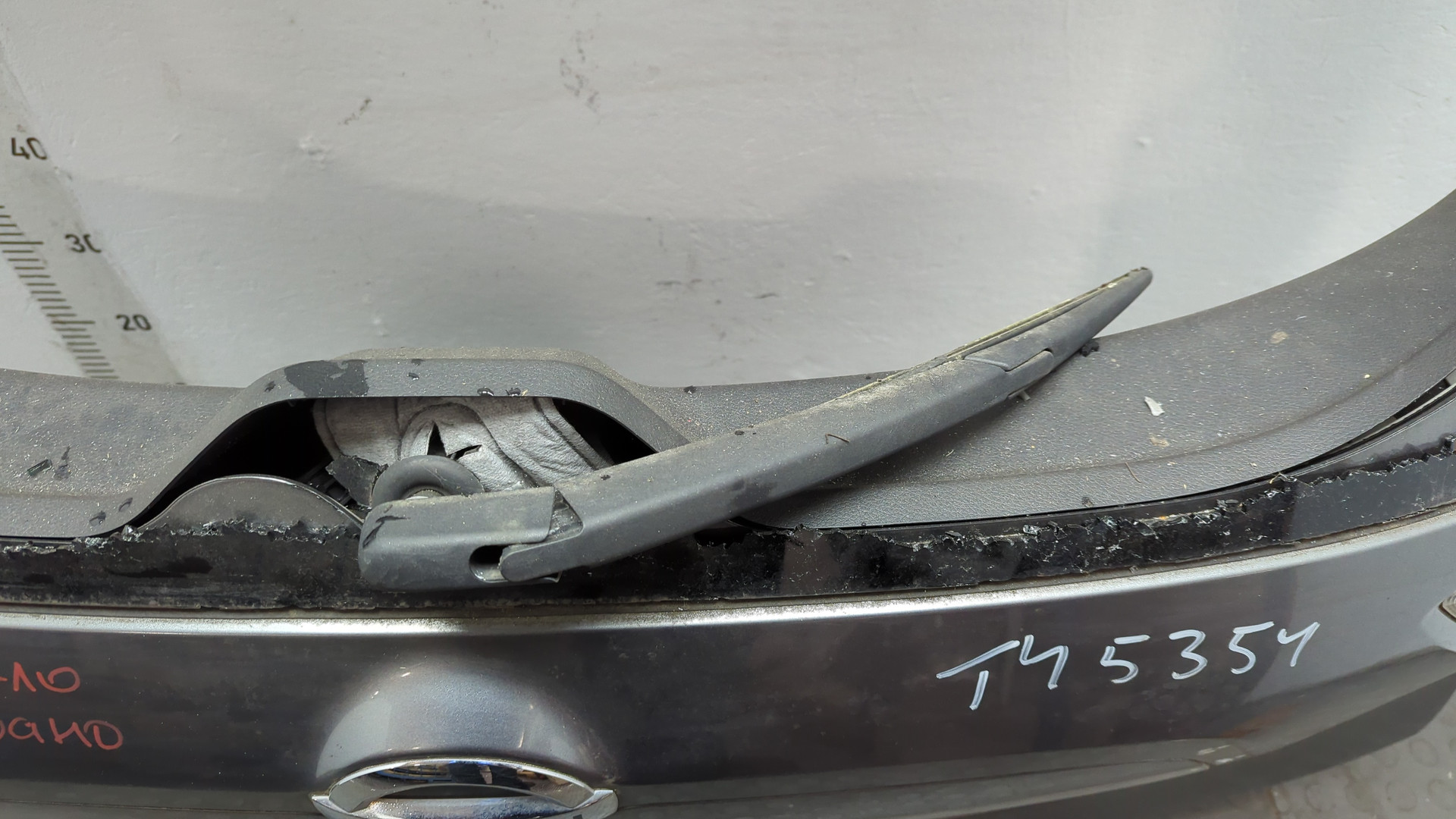 Дверь багажника