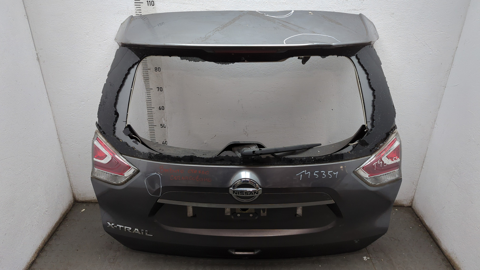 Дверь багажника