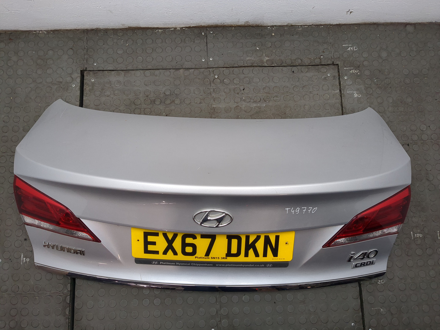 Дверь багажника