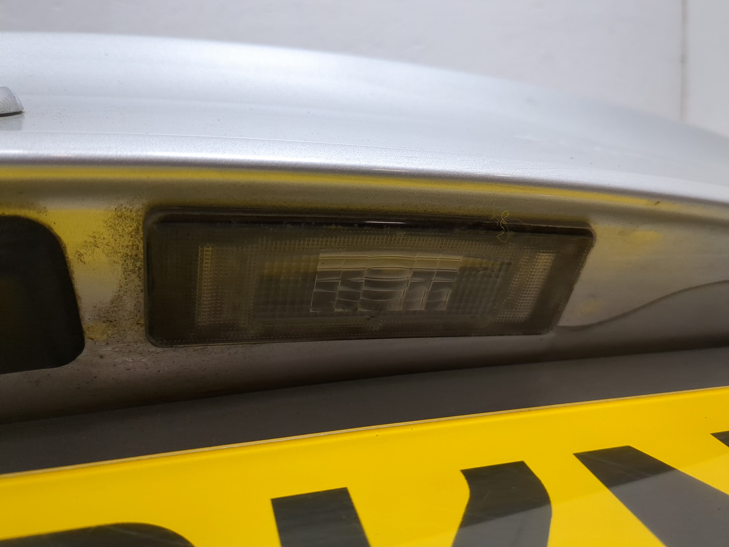 Дверь багажника