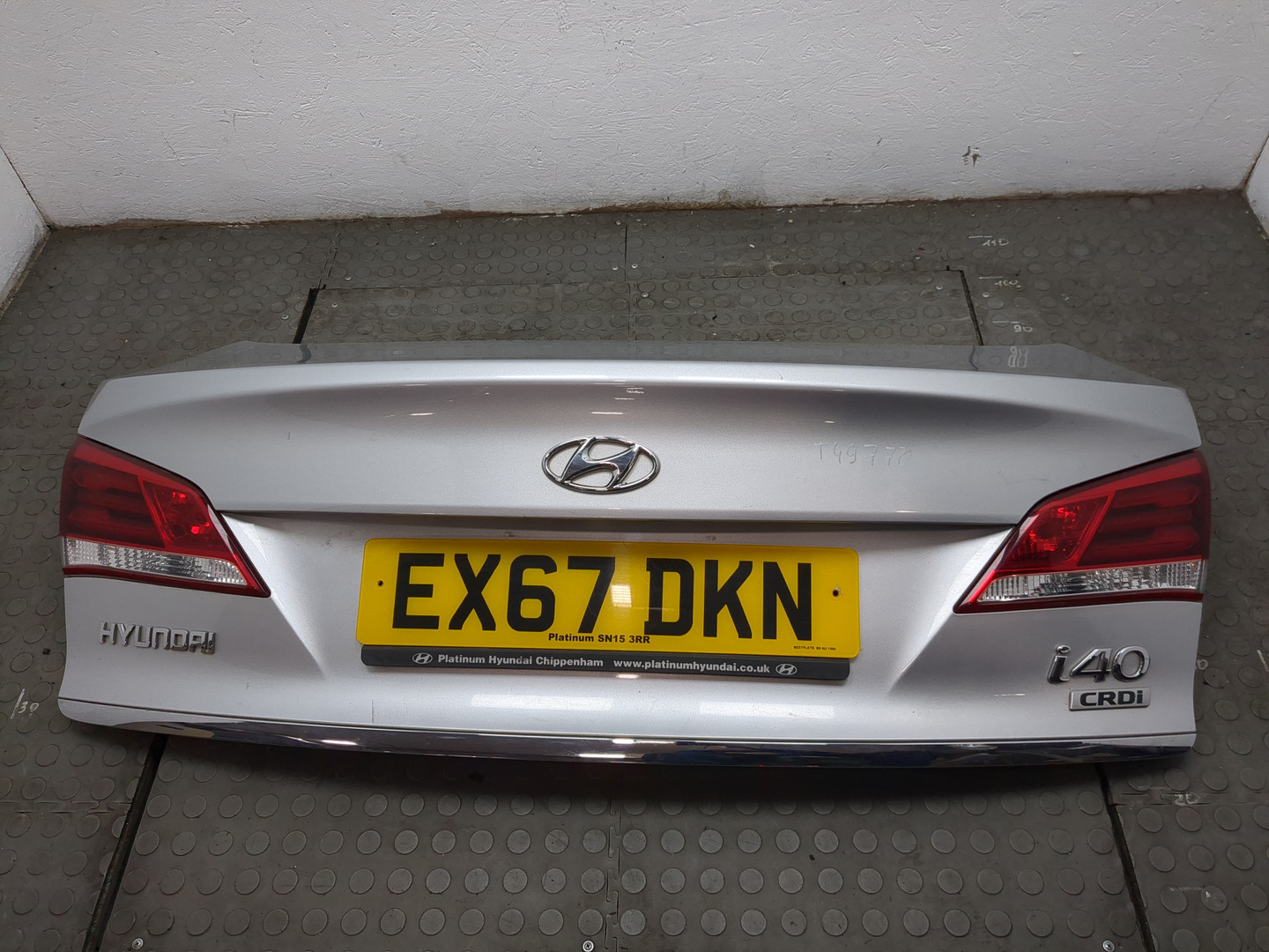 Дверь багажника