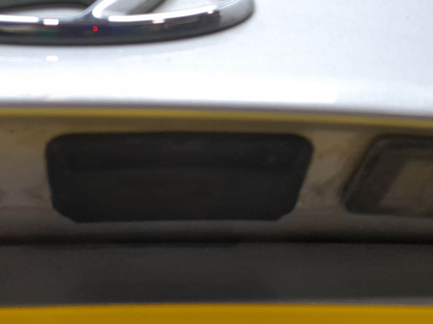 Дверь багажника