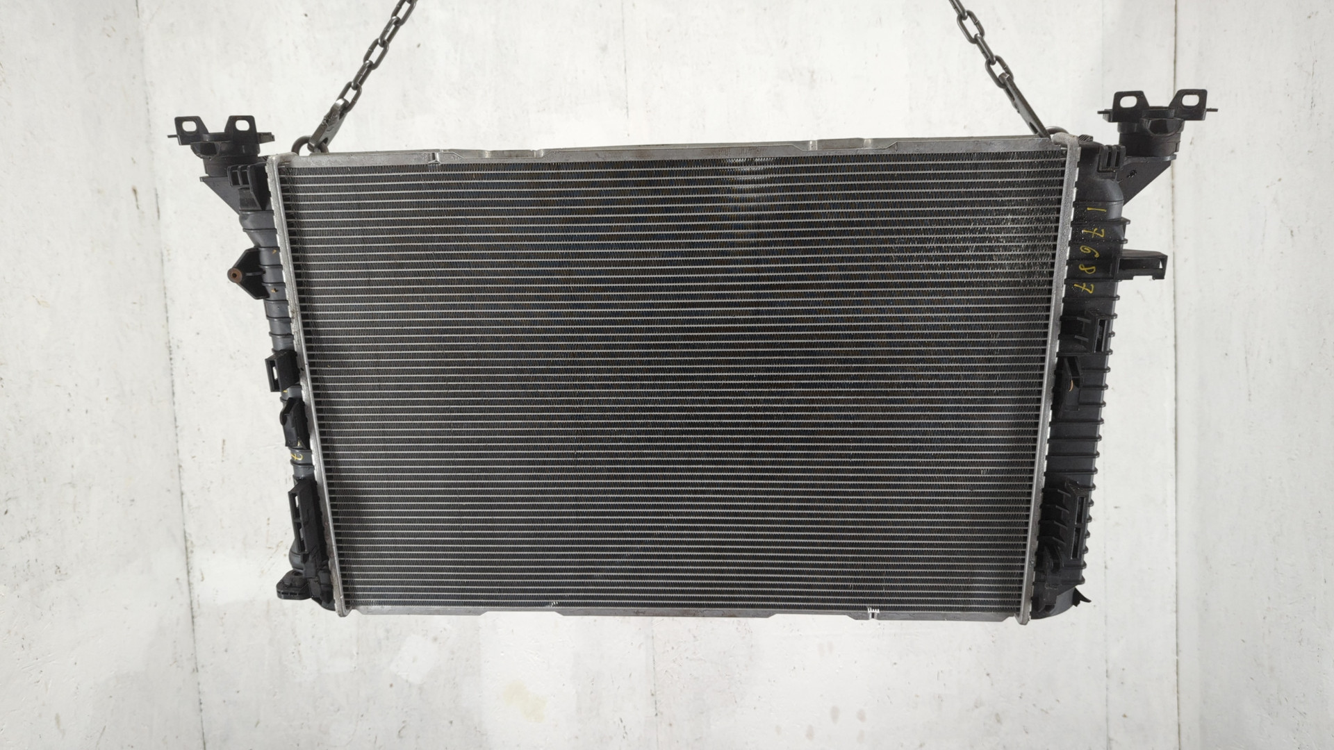 Радиатор охлаждения двигателя основной