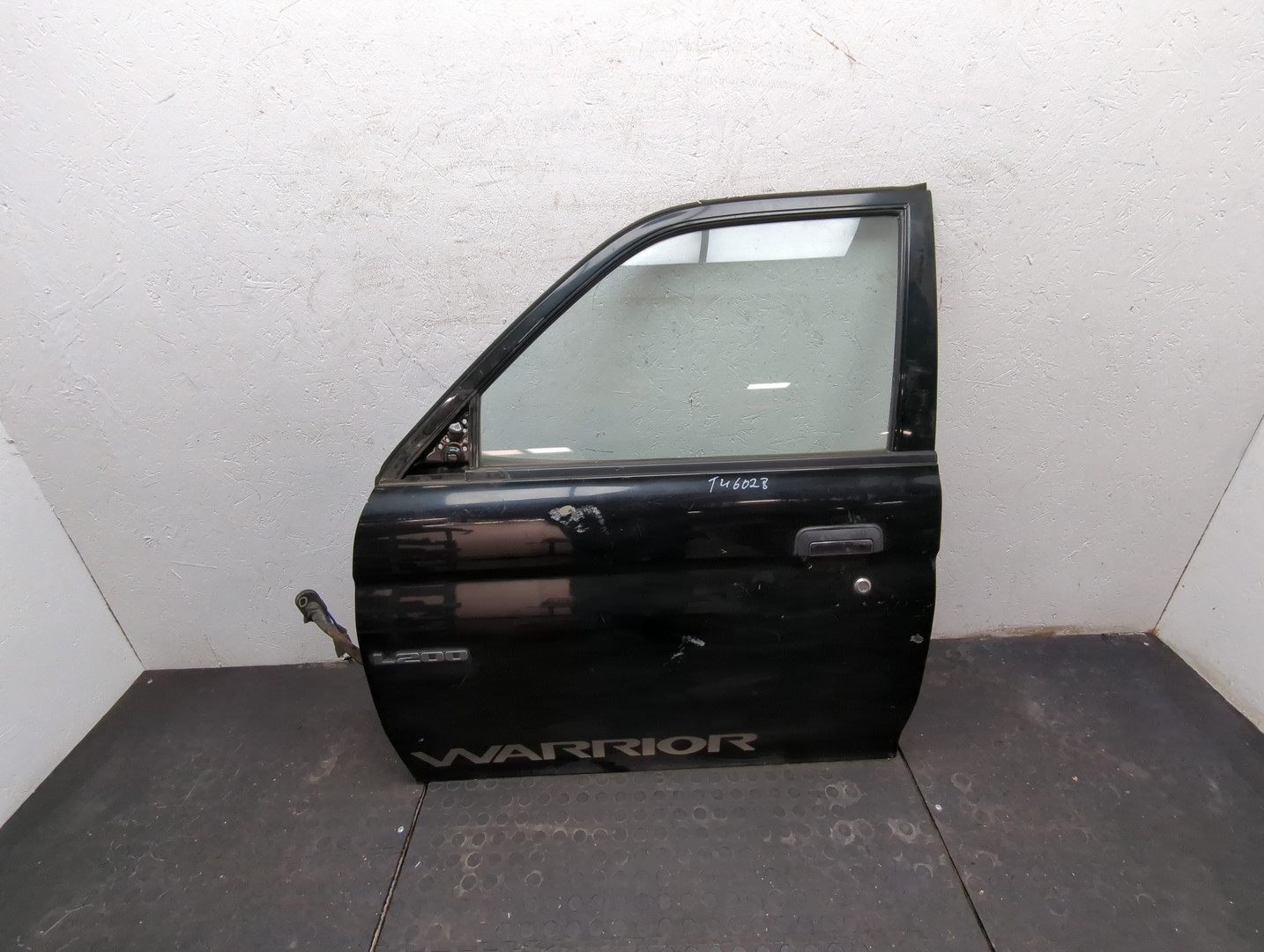 Дверь передняя левая