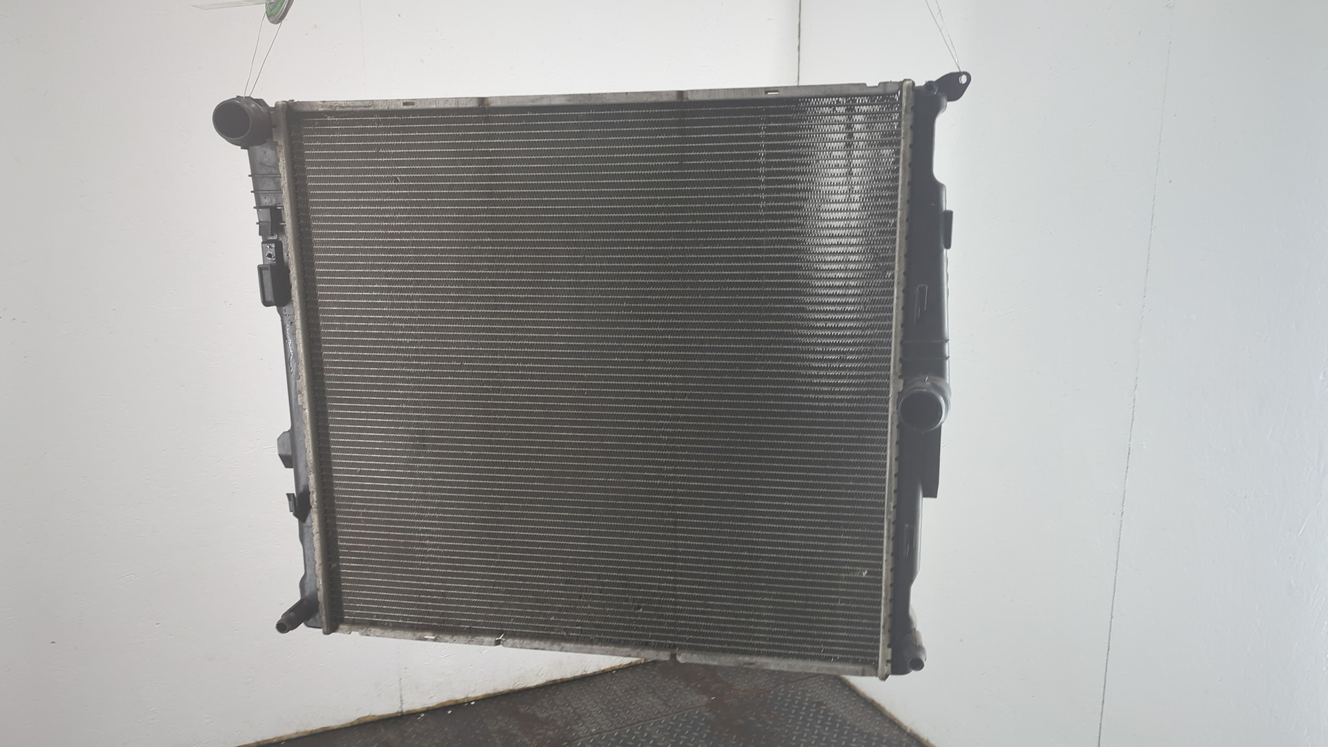 Радиатор охлаждения двигателя основной