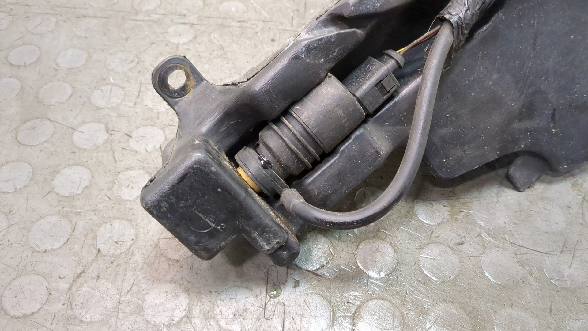 Бачок омывателя лобового стекла