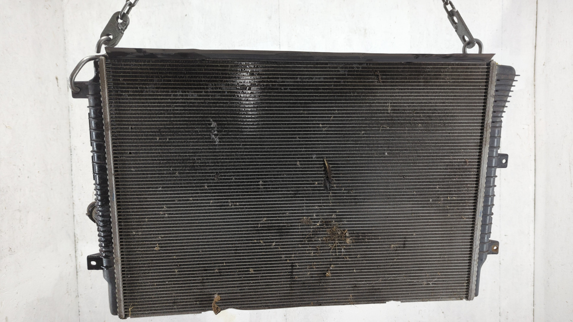 Радиатор охлаждения двигателя основной