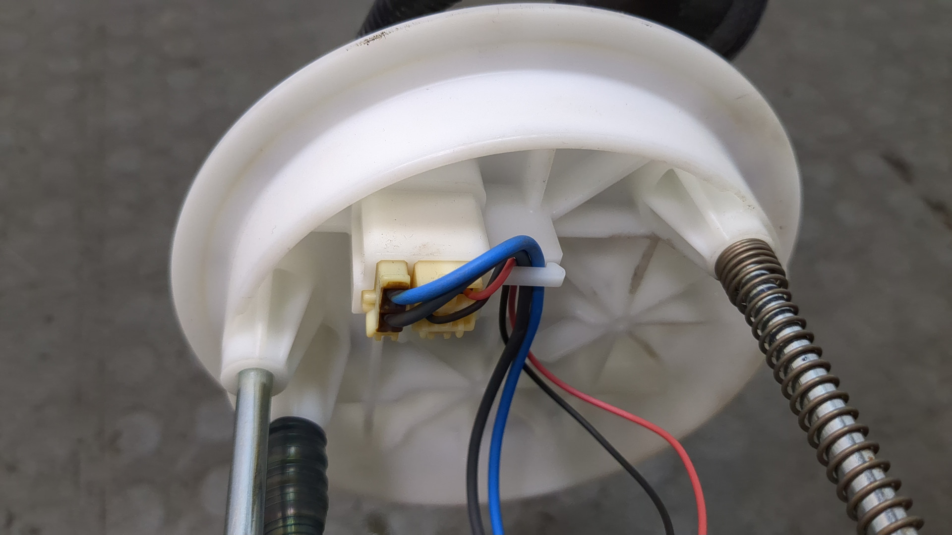 Насос топливный электрический