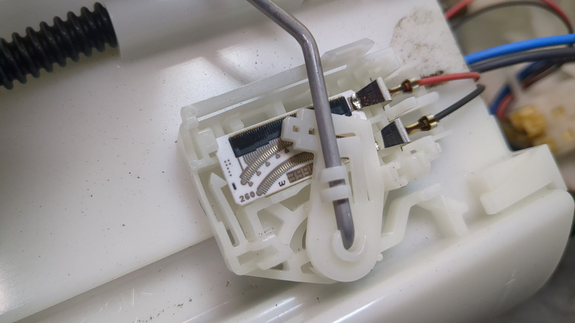 Насос топливный электрический