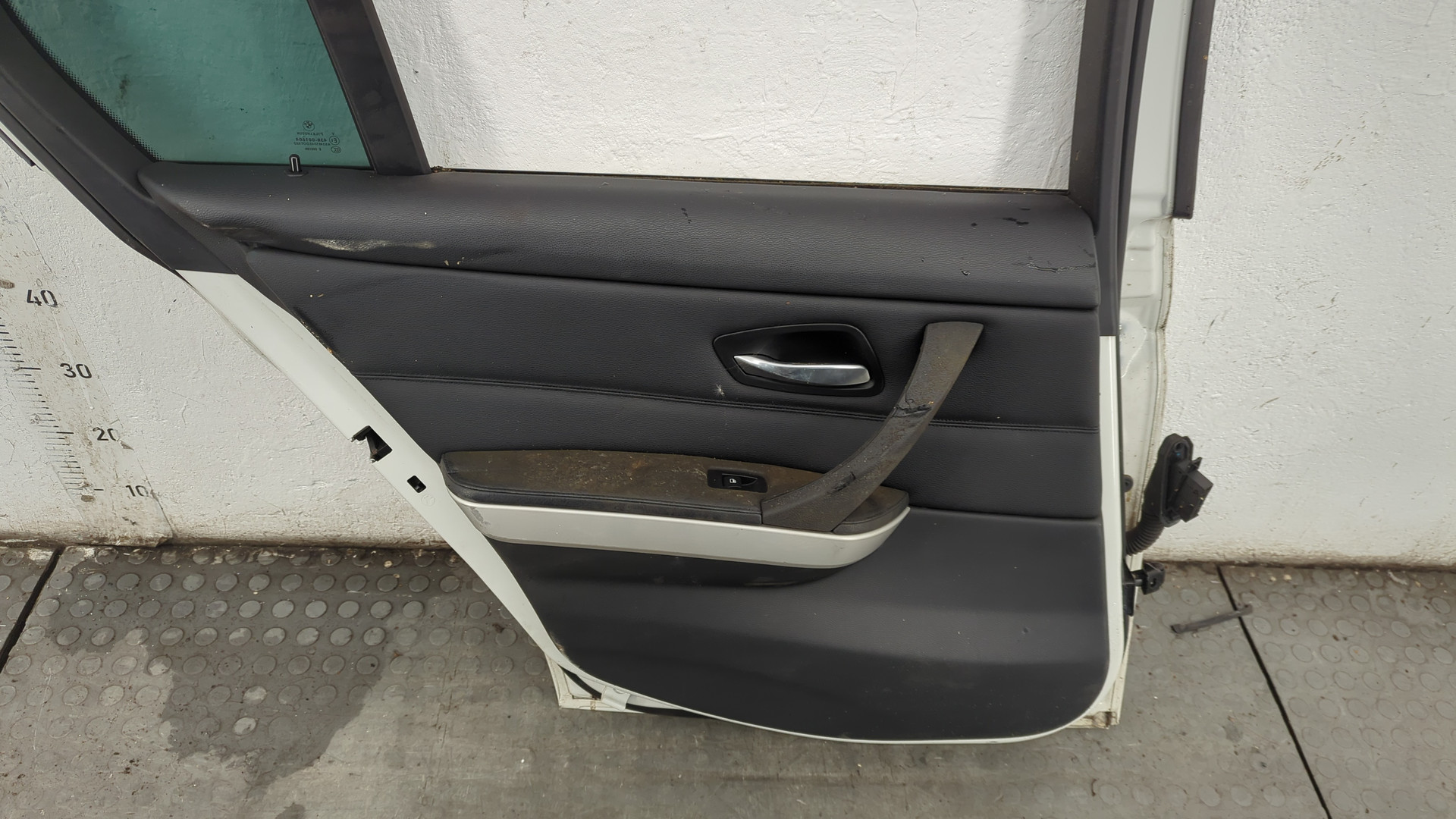 Дверь задняя левая