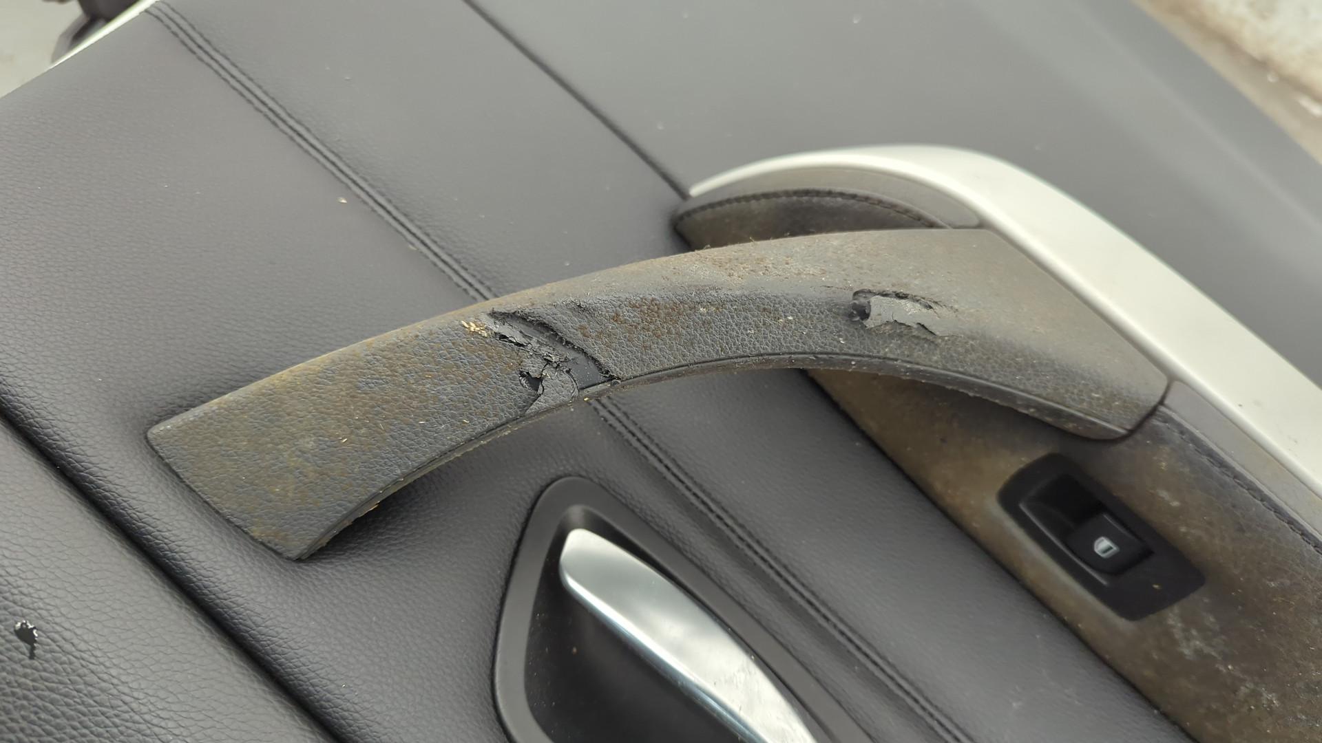 Дверь задняя левая