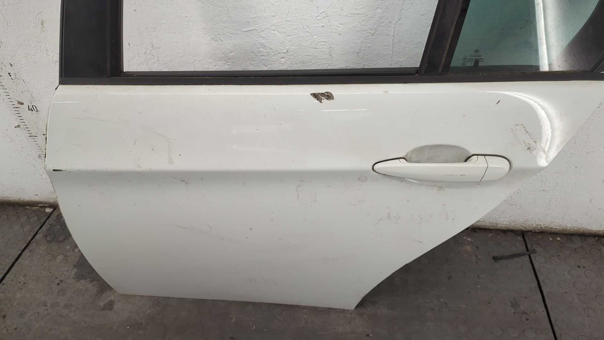 Дверь задняя левая