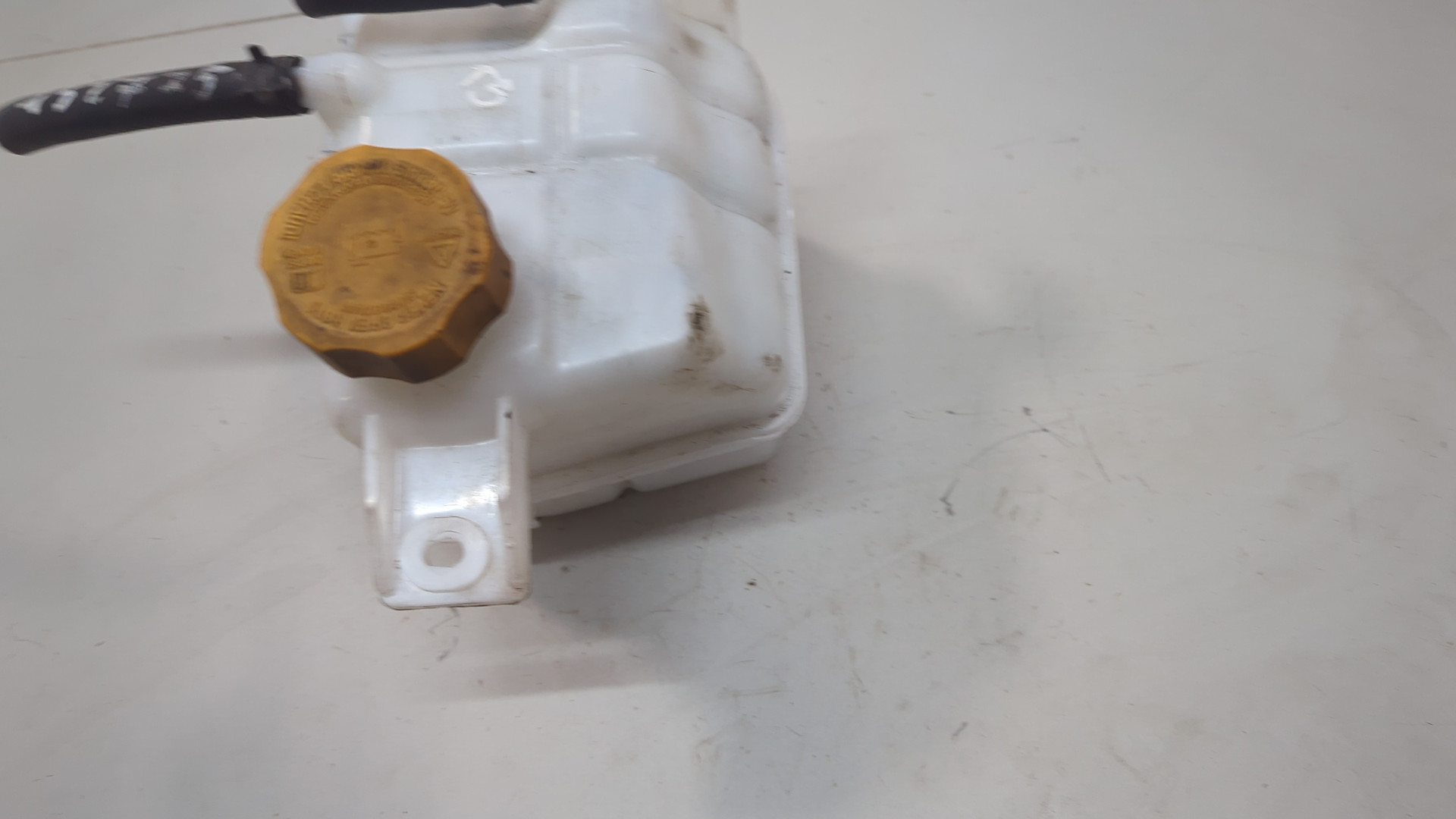 Бачок омывателя лобового стекла