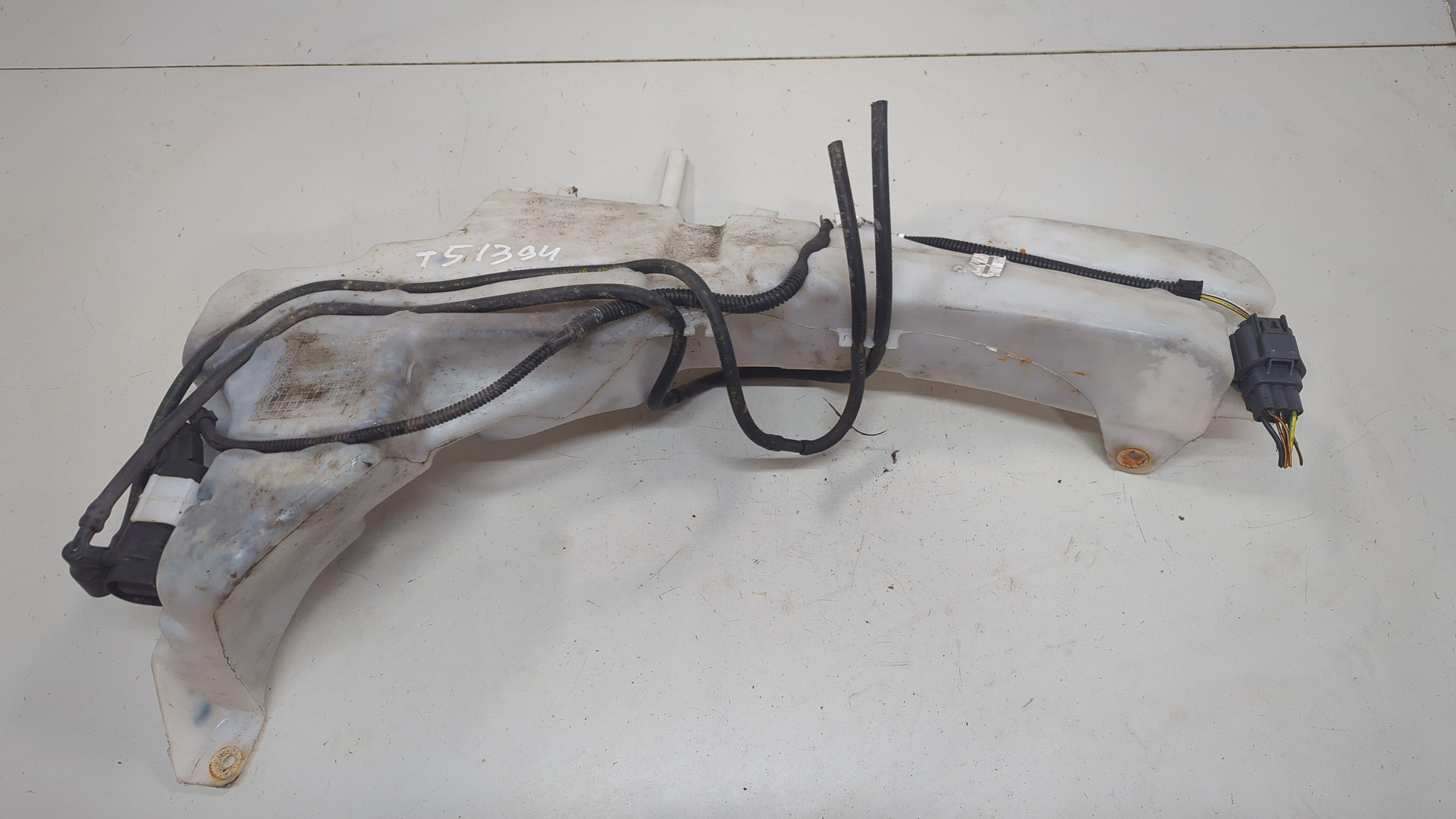 Бачок омывателя лобового стекла