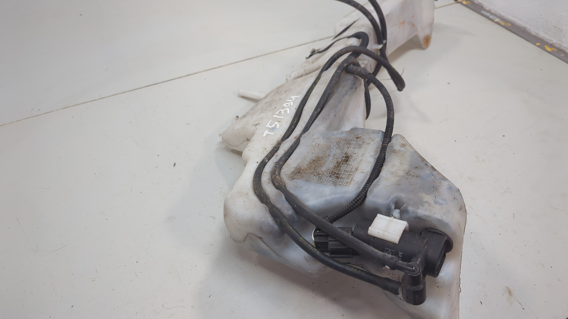 Бачок омывателя лобового стекла