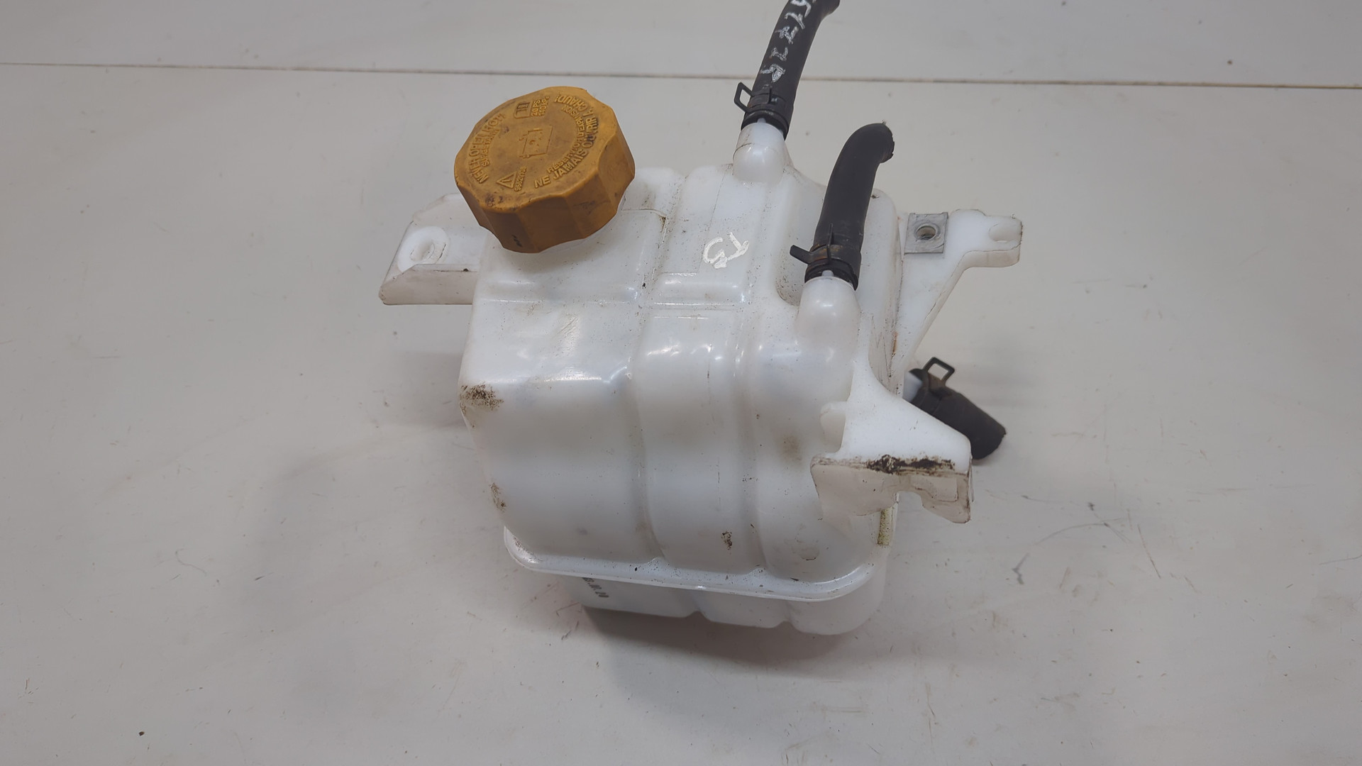 Бачок омывателя лобового стекла